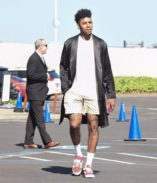 牌最容易出 牌最容易出