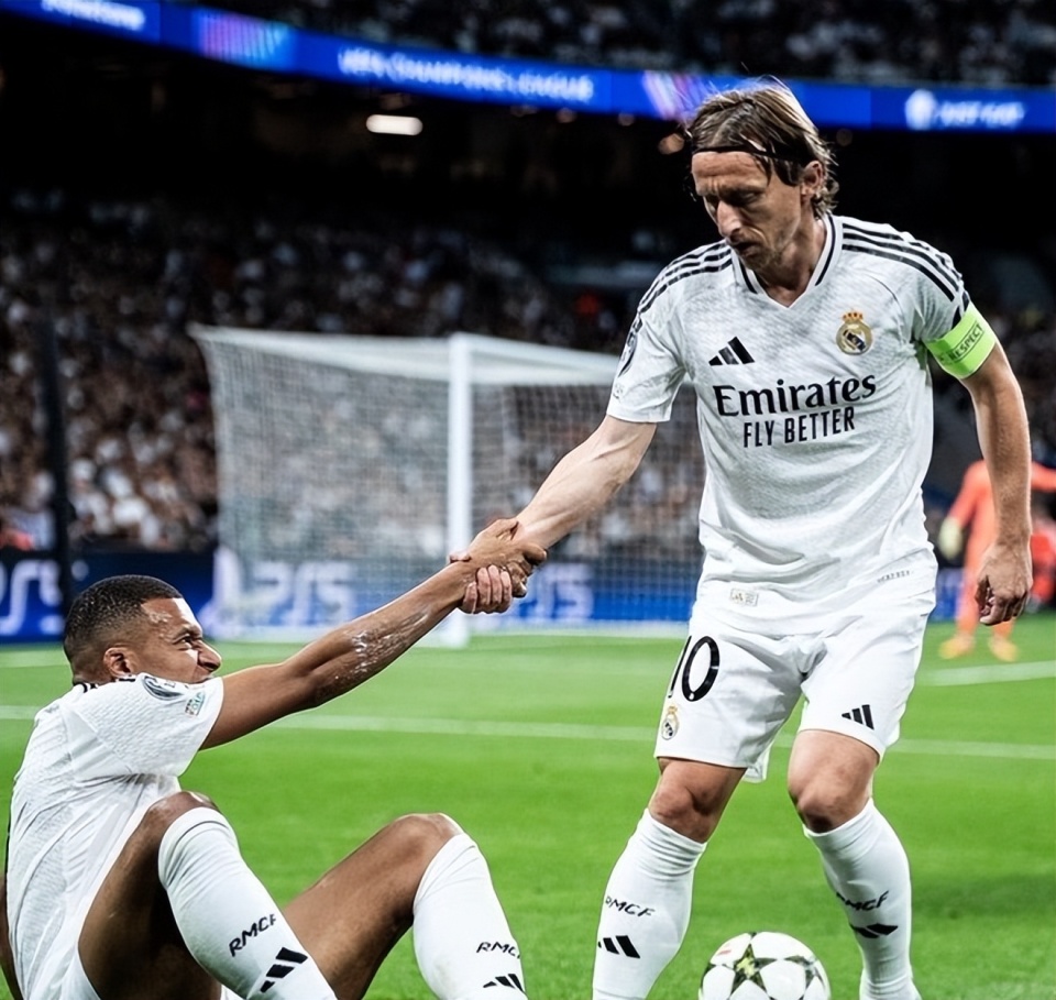 三者同时出 三者同时出